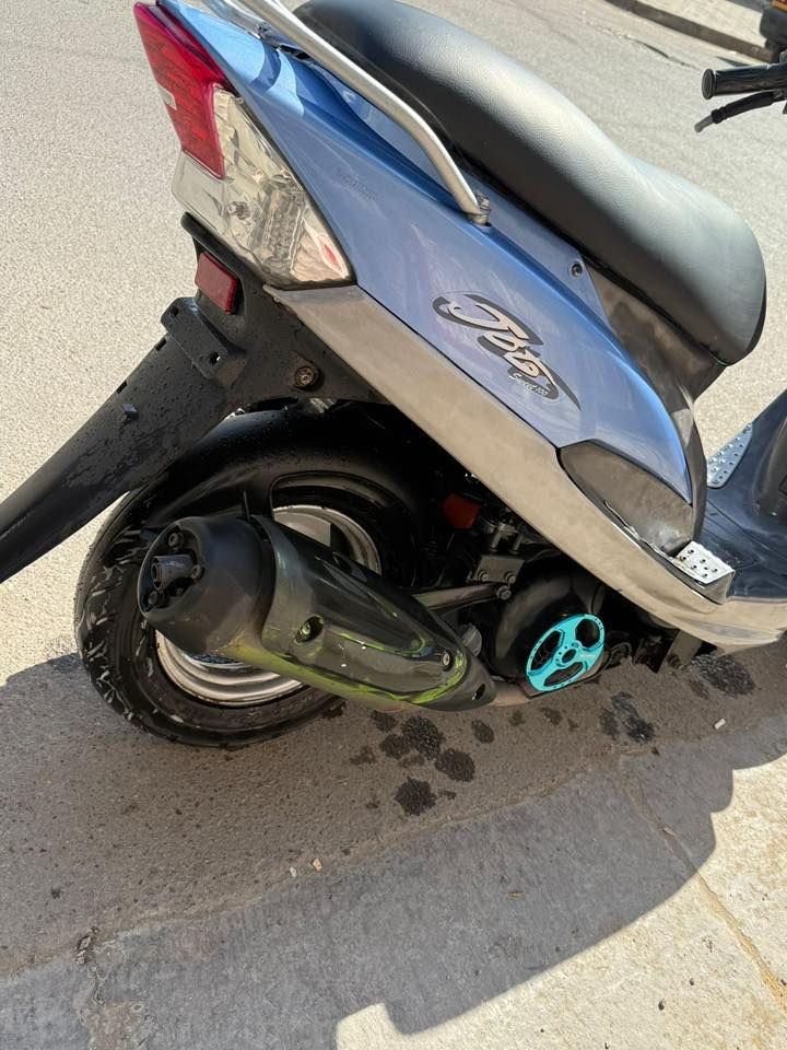 سلام عليكم دراجة منغولي 120 كامله كله شغاله نكره دراجه بلاديه بس سلف امبدله مال 55  دراجه ممفتوحه بلادي سعر 700 رقم هاتف *********** مكان بغداد حريه
