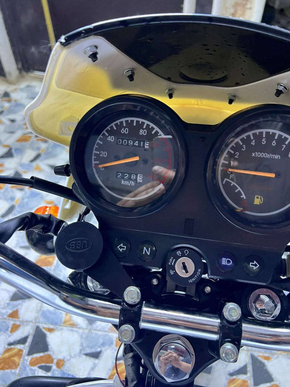 سلام عليكم دايون للبيع موديل 23 طالعه بل 26 صاله شهر من طالعه وكيله سلامي الدراجه زيرو كفاله عامه جديده كلش مكينه 200 اوراق سكنر 
السعر 1600 وبيه مجال المكان بابل الحمزه الغربي 
‏‪0773 904 1562‬‏
