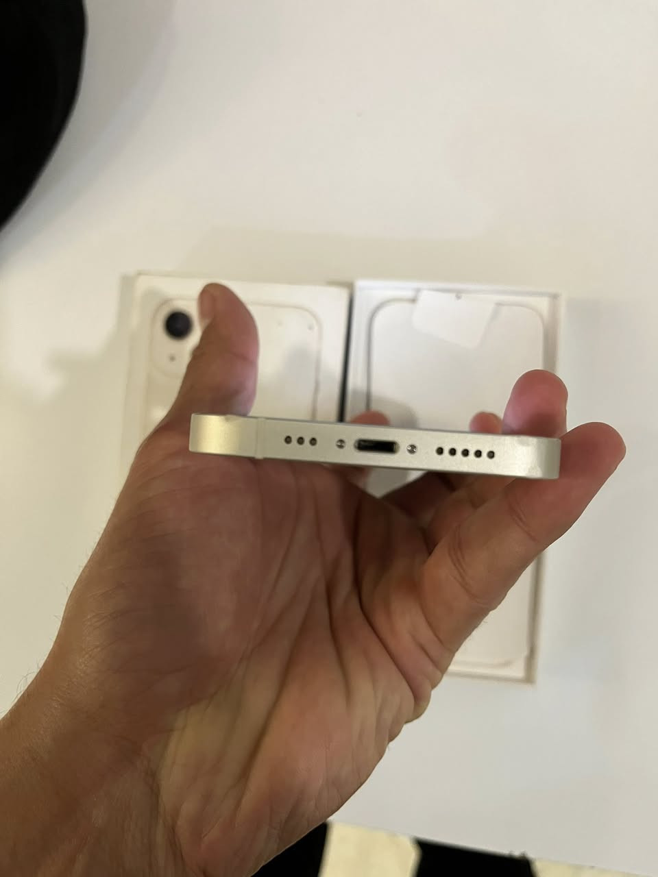 السلام عليكم ايفون 13 عادي شرق اوسط بطارية 100 ذاكرة 128 بعدة بلضمان لشهر ال 11 يعني مستخدم بس اربعة اشهر مكفول ب 500 الف مكاني بغداد اليرموك ***********
