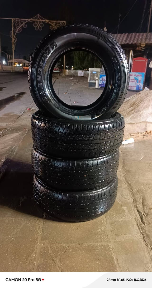 سلام عليكم تخم تايرات لاندكروز
النظافه. تايرين نص عمر وتايرين جديدات
القياس...285/60R18
للتواصل/***********
عنواني/بغداد ابو غريب.
