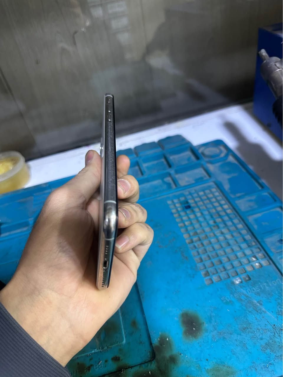 ئایفۆن ١١ پرۆ ماکس ٢٥٦ گیگا ١ سیم مۆبایلەکە بەس شاشەی گۆراوە هەمووشتیکی بلادیە بە زەمان  شاشەکەشی ئەسلی بۆ داندراوە کوالیتی بلادی نرخی ٢٢٠ هەزار ناونیشان هەولیر گەرەکی قەلاتی نویی ژمارە تەلەفۆن و واسئەپ (***********) أربيل, العراق
