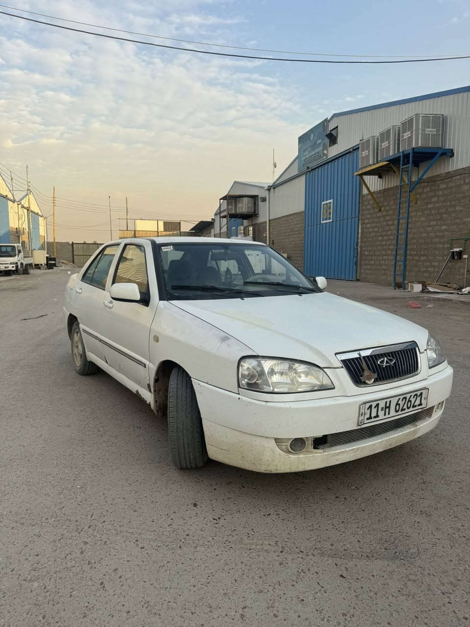 السلام عليكم 
للبيع شيري كوين 2009 بأسمي تحويل ثاني يوم سنوية لل ٣٠ بس الهزه تسقط هلشهر ماعرف شوكت بلضبط
مكينه وكير خير من الله بلادي قبق اسود 
تبريد شغال 
تحتاج ترتيبات بسيطة  عبيها خياسات بلذيول فقط مثل ماموضح بلصوره عليها غرامة اوكعها من سعر السياره 
صدر جديد 
رقم انكليزي 

السياره بلاد من الدعاميه للدعامية عنواني بغداد جسر ديالى الجديد السايد الواحد متواجد من ٩ الصبح لل ٤ العصر وراها عندي دوام مامتواجد بهاي المنطقه 
***********
السعر ٣٤ وبيها مجال 
جماعة ال ٢٥ لاتعلق اصلاً  ماريد اشوفك تفتر يمي
