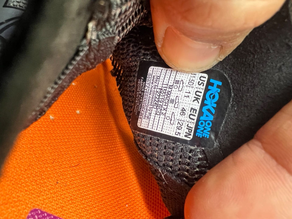 هوكا كاربون 

حذاء الجري HOKA Mach X 2 يتميز بتصميمه الملون بنعل أوسط برتقالي ونعل سفلي فيروزي.

قياس 46      Cm 29.5


**إذا كنت صاحب هذا الإعلان وتريد حذفه لأي سبب، رجاءا أرسل رسالة إلى الدعم الفني**