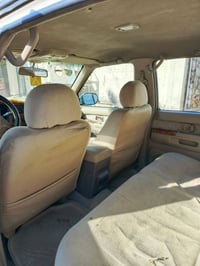 ٢٠٠٢ محرك ٣٣٠٠  تخم تاير  كير محرك بشرط  تبريد.  كهربائيات كلها شغاله ...