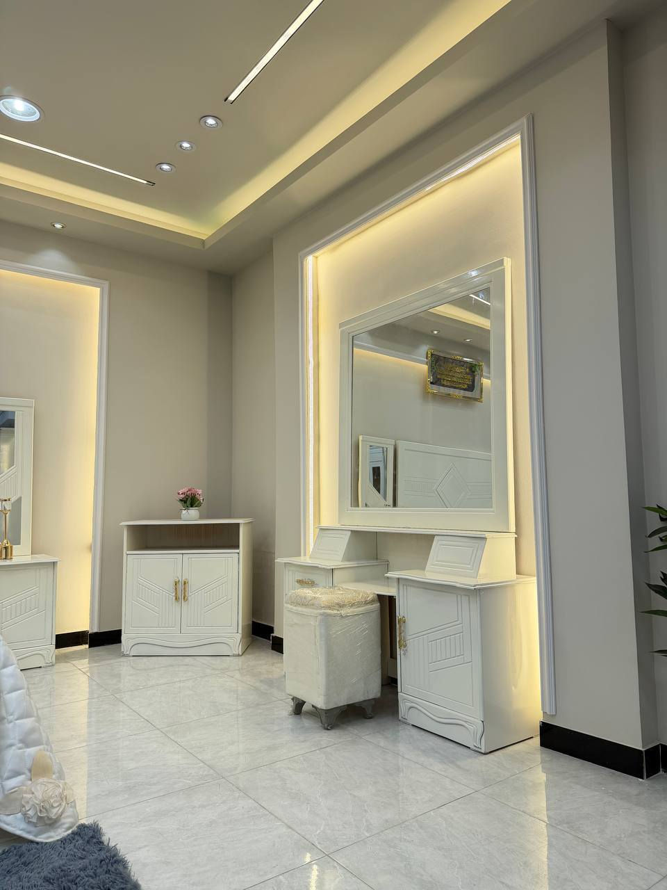 غرفه نوم نجاره عراقيه 🪵🪵
***********

غرف نجاره عراقيه 💯💯

تتكون من 8  قطع 

عرض الكنتور 3 و20سم

ارتفاع الكنتور 2 و20سم

السرير بلوك ٦ ارجل

طول السرير 200 سم 

عرض السرير 160 سم 

الضهر براغي

 

الشازلون 50 الف
السعر 950الف فقط 🔥🔥 متوفر خدمت توصيل لجميع المحافظات العراق 🇮🇶

الاستفسار اكثر خاص او واتساب 

***********
