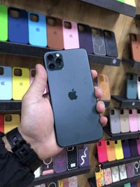 ايفون ١١ برو ماكس  اللون زيتوني  الذاكرة ٢٥٦  البطارية ٧٥  مبدل شاشة د...