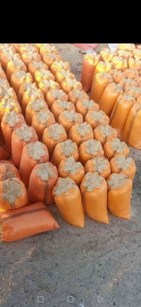 يوجد عمال تعبي تبن 07800044699