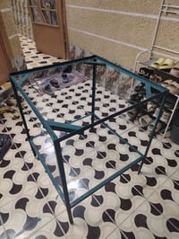 ميز مبرده • حجم كبير • نضيف
