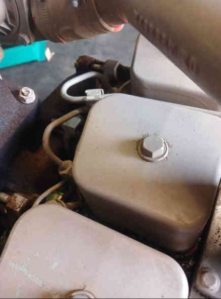 مولد كمنز 4 سلندر سوبر جويتر  مولد بلادي مامشتغل بالعراق امريكي اصلي 
ما مفتوح بلادي
50كيفي  KAY  130 امبير مرتاح 
 نظام حمايه كامل إطفاء وتشغيل ذاتي 
للاستفسار اكثر الاتصال على الأرقام 📞
*********** وتساب

العنوان اربيل الصناعه الجنوبيه متوفره خدمة توصيل لجميع المحافظات 
لدينا جميع انواع المولدات بجميع الاحجام والماركات 
بأنسب الاسعار
