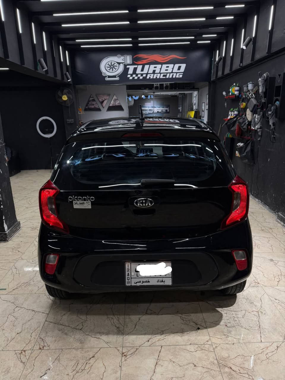 السلام عليكم 
كيا بيكانتو 2020 
رقم بغداد تحويل مشروع وطني (تتحول من بصره. خليجي. محرك 1400 دوش. ماشيه 45 كيلو. شاشه كامره حساس تحكم ستيرن قطعه وحده صبغ.  جاهزه السياره تبريد كير محرك حداديه تايرات. 
مكاني بصره
شراي يخابر

***********
