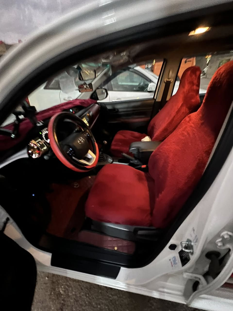 السلام عليكم للبيع 2025 ماشيه 4000بعدهه زيرو السياره رقم بغداد السياره مكفوله كفاله عامه مكان السياره بغداد الحبيبيه رقمي *********** تحويل ثاني يوم
