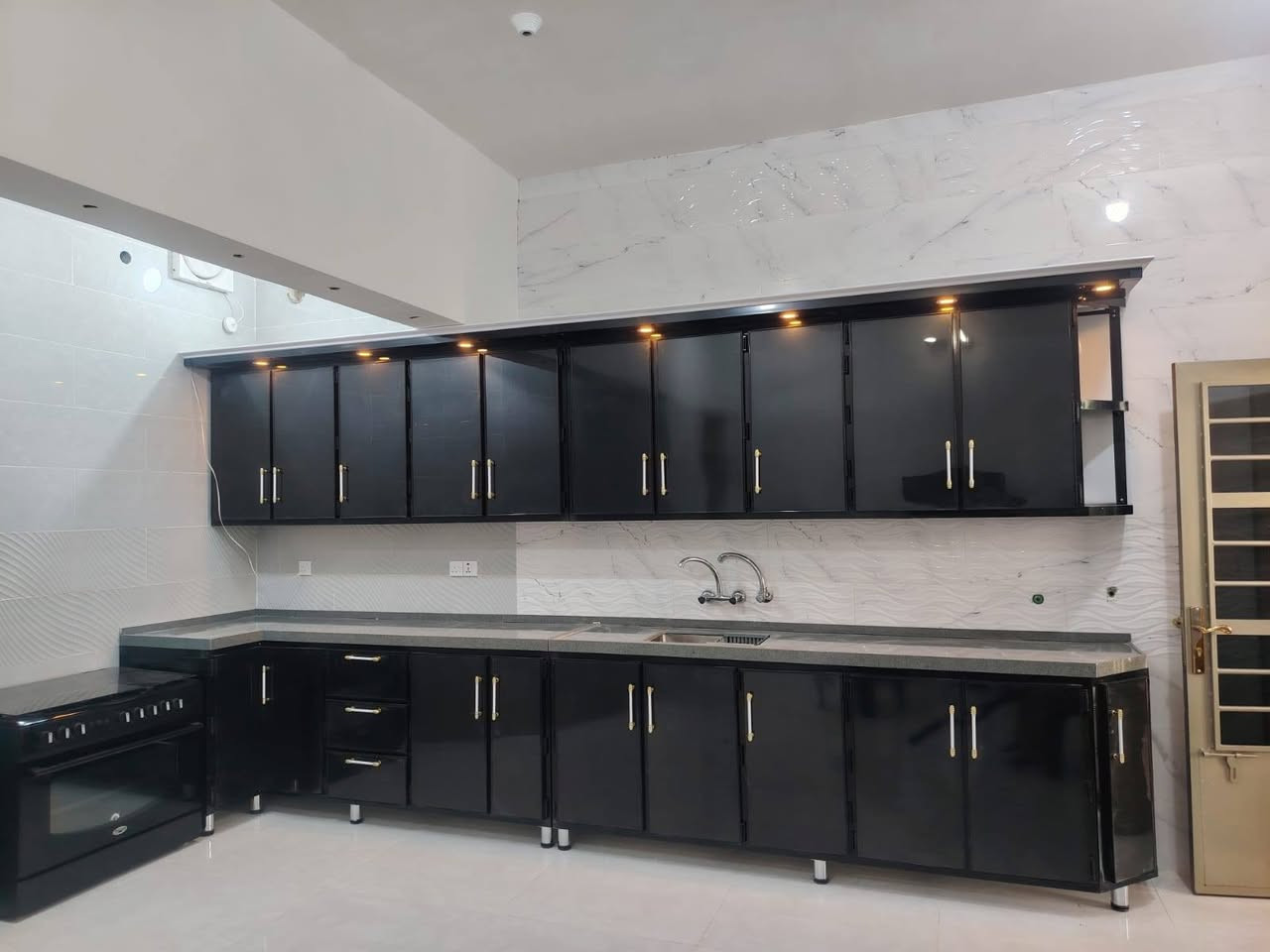 جزء من اعمالنا تم عمل وتنصيب كاونترات المنيوم تركي خارج داخل مع سطح كوارتز  ويدللون الغوالي 🌸🌸🌸🌸🌸🌸🌷🌷🌷🌷🌷🌷🌷🌷🌷🌷
عنوان المعمل كوت ..الاحرار ..مزاك ***********.      ///***********واتس 🌺🌺🌺🌺🌺🌺🌺🌺🌺
