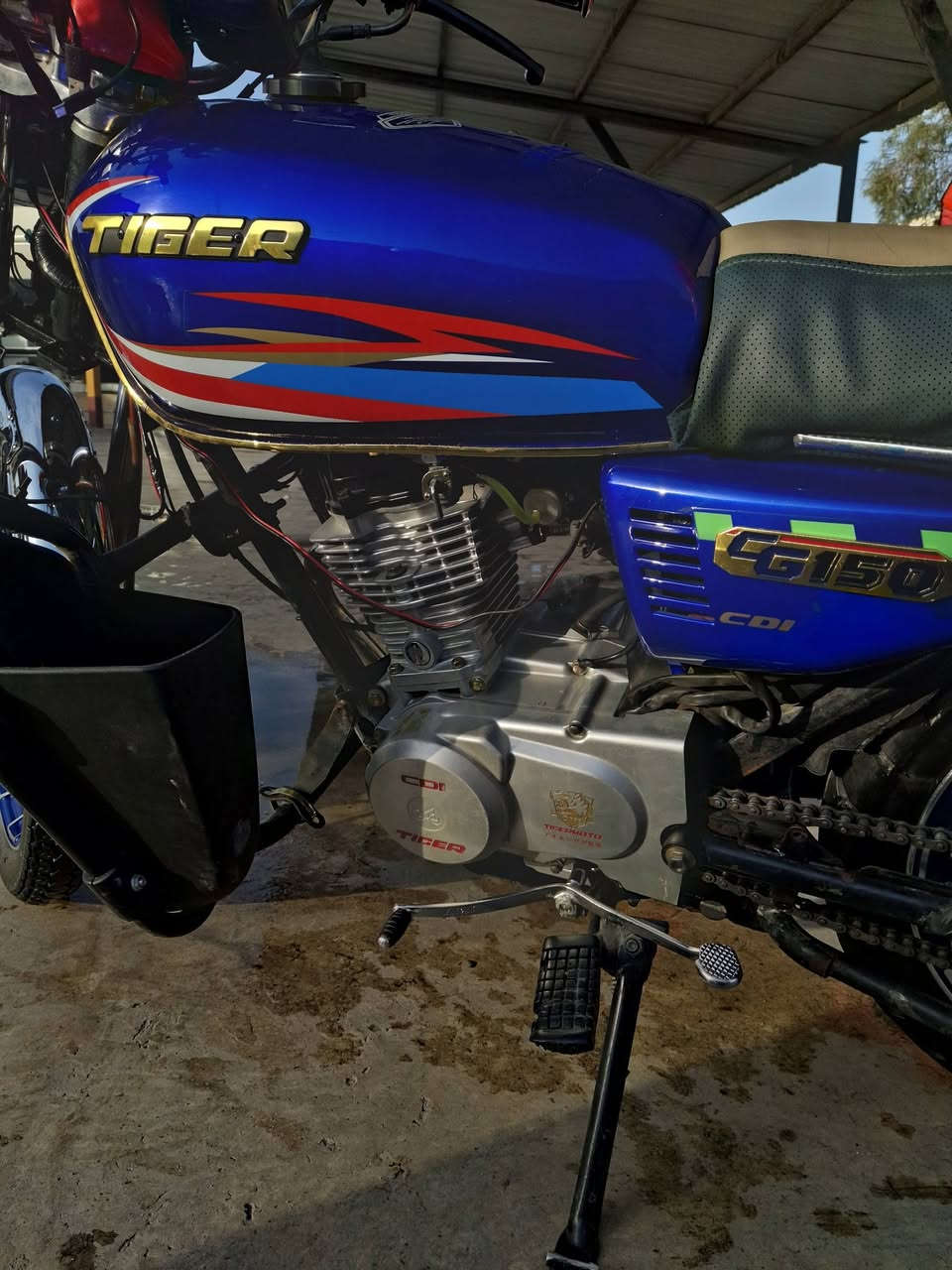 سلام عليكم
دراجة تايكر 2023 4كير
دراجة جدية كلش متعوب عليهة 
كلة شغال نقص بس اشاير خلفية او دشبول 
ويل كب فج امامي زوج تايرات جديد 
سعر 650 قفل او مراوس ابوكسر حسب القناعة 
مكاني بغداد حي الجهاد 
***********
