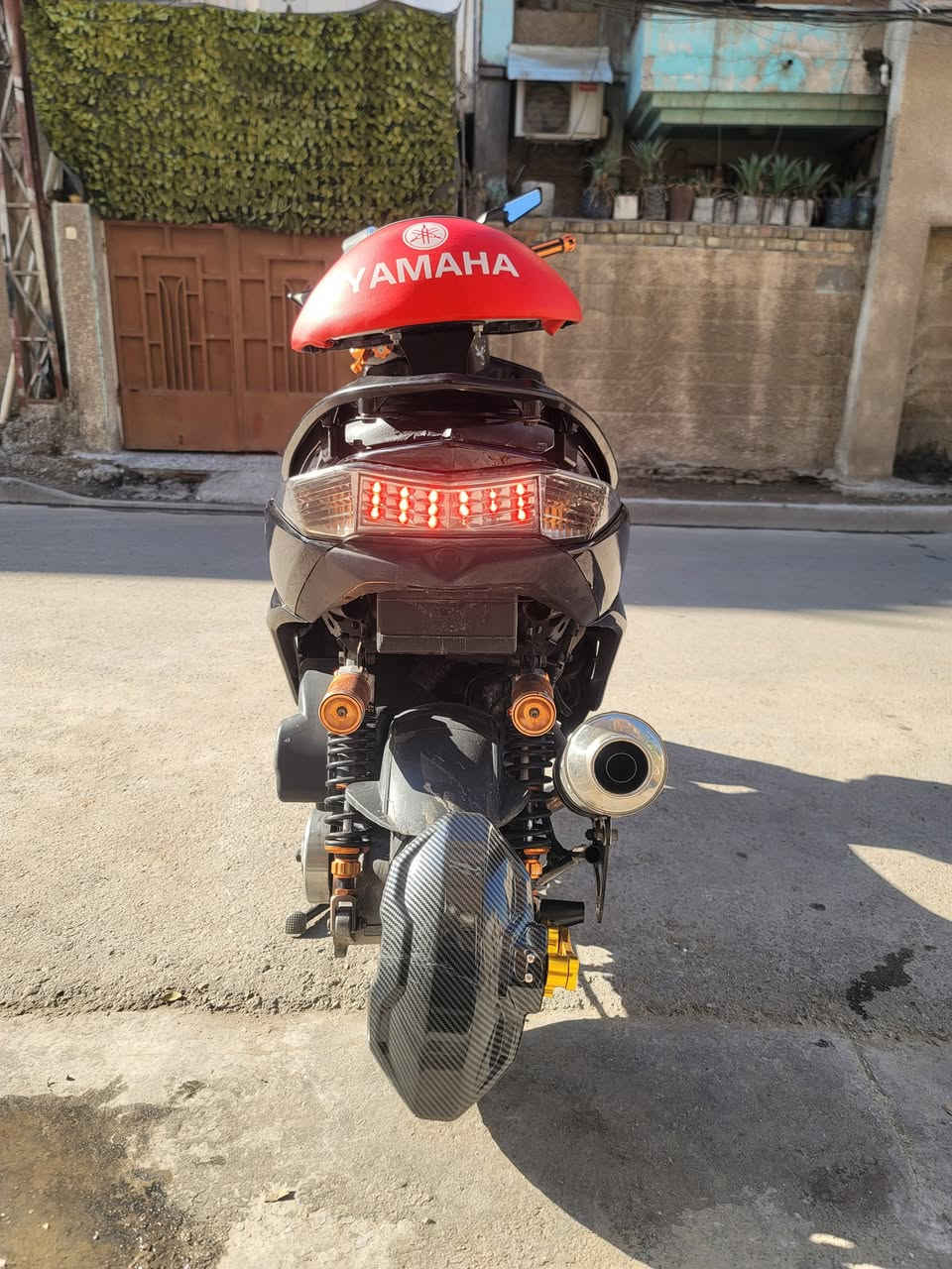 السلام عليكم شلونك شباب
سكنس لد 2018
الدراجة خير من الله شلعة و معدل و ملغومة تزويد كلشي بيها التوزيد اصلي وبي تجاري والمكينة ناعمة بس بيها وحيف كلج خلفي 
التزود الاتي :-/و
١_ صدر امامي Dy
٢_ دبلات خلفية بطل جيسو
٣_ جمالغ امامي كاربون فايبر 
٤_ جمالغ خلفي كاربون فايبر 
٥_ فراك بيك ncy
٦_ خطرة دهن كوسو
٧_ خطرة اكسل كوسو 
٨_ يدات سكليتر توبو
٩_ يدات بريك توبو واكو كوسو انيهم ثنينهم
١٠ _ تجوة ياماها
١١_ كلجات رياضي تفصيخ 
١٢_ تايرات سوبر ماستر جلاتين
١٣_ مري شبح 
١٤ _ MB 3
١٥_ لدات جانبية متغيرة تتحكم بل دكمة
١٦_ قبق جوزة كوسو مشمشي
١٧_ تعلاكة مشمشي 
١٨_ صلانصة رياضي مال رمبة حاوية صوتهم مرتب 
والدراجة بيها نصبة تخبل وتزويد موحد مشمشي يموت واكو شغلات شايلهم و انطيهم ويا الدراجة كاملة تجي تشوف الصور وشنو شي نقص انطي الك ويا الدراجة و تبديل الدهن امزويل الأصلي كل سبوعين يتبدل ومحافضين على الدراجة كلش نضيفة وحلوة وبل عافية على الي ياخذها الدراجة ما متعوبة تخبل امانت الله ورسوله الي ياخذها ينسى العطل 
الدراجة اريدها لو مراوس بيسي اكس اول  او ثاني او سكنس فحل ناشفة 
مكان :-/ بغداد (حي القاهرة قرب جسر البنوك ) سعر خاص متواجد واتس اب و رصيد فيس غير متواجد 
الاستفسار اكثر على السعر اتصل على الرقم ***********
