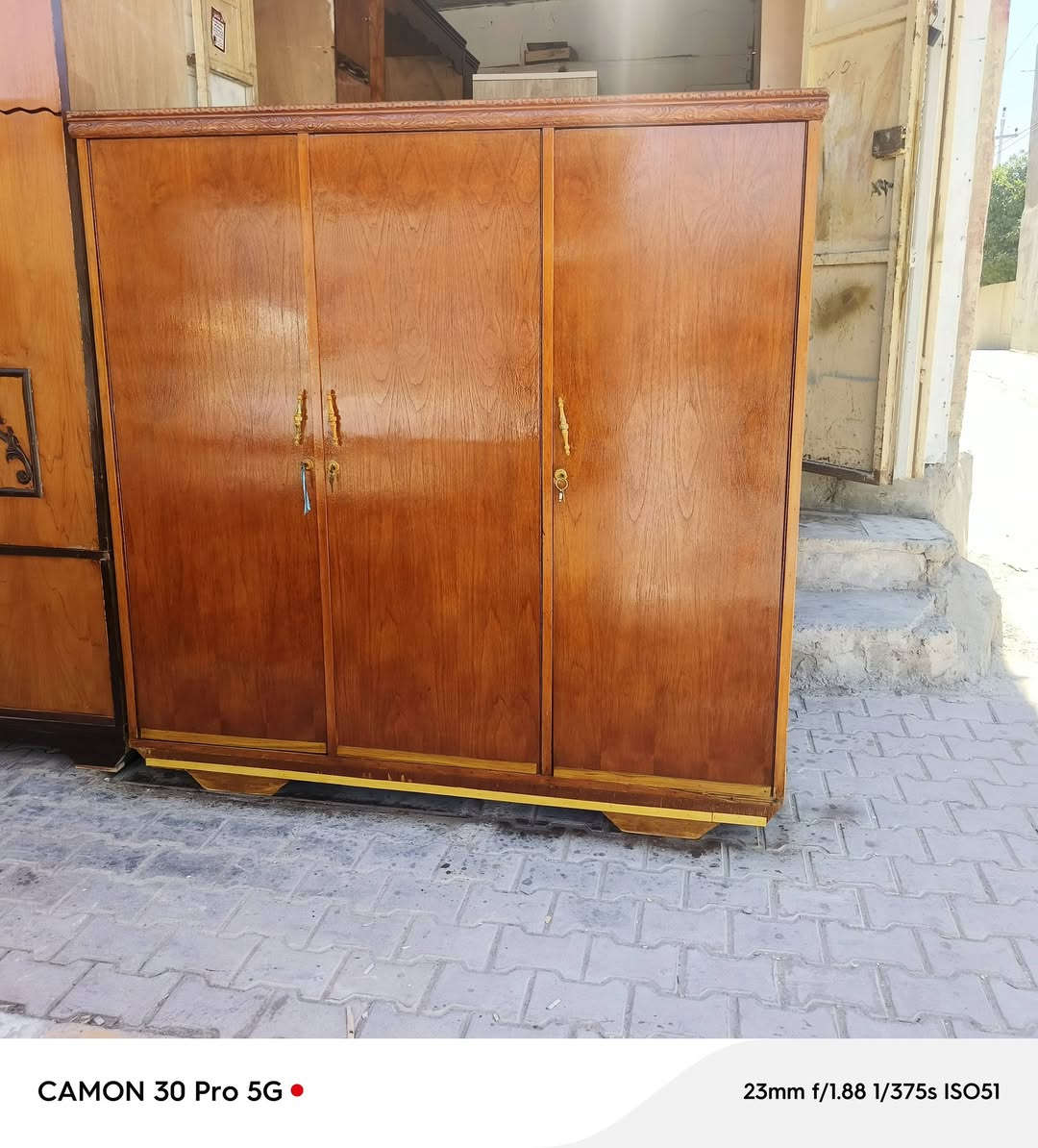 #معارض_كلاريه صاج عراقي 
#كناتير نضافه فول 
عنوان #جلولاء سوق السبت يتوفر توصيل لجميع مناطق ديالى #بأسعار مناسب للتواصل واتس او تصال 
***********
