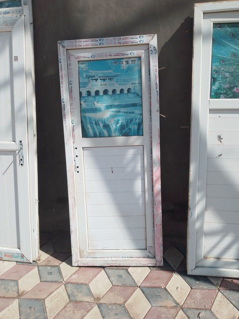 يوجد بيبان مستخدم للبيع ببي سي 
مكان المحل حي الجهاد قرب  صلاح وذاح
الاستفسار على الارقام
*********** او ***********
