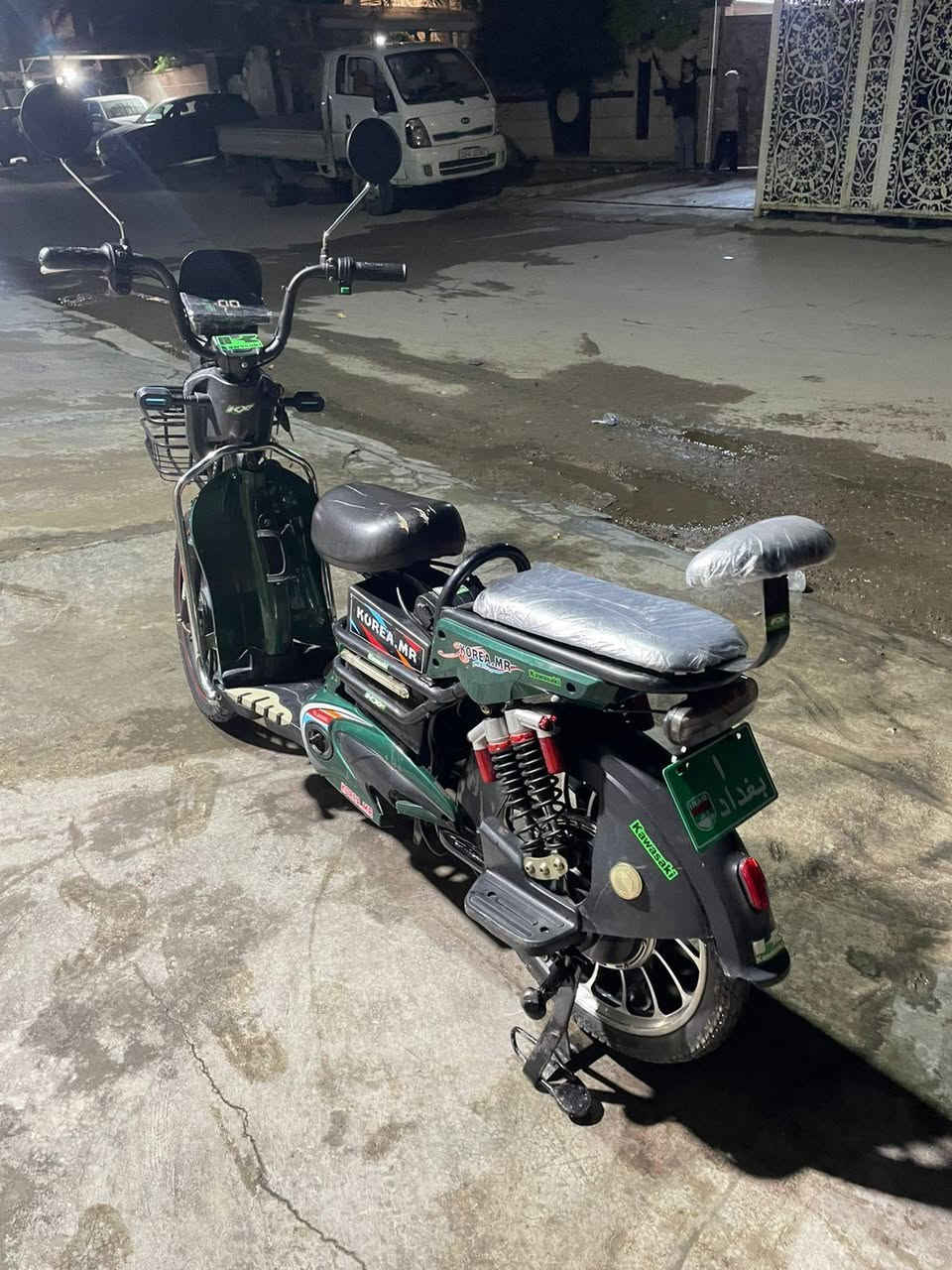 السلام عليكم
 دراجه نضيفه للبيع كامله كل نقص مابيهه 
باتريات نضيفه 
كهربائيات كله شغاله 
تايرات جديده 
بريكات 
لاتات زنون 
كشنات جدد 
مرايات اصليه 
هذه رقمي ***********
مكاني بغداد الامين الثانيه 
 عارضهه 375بيه مجال
