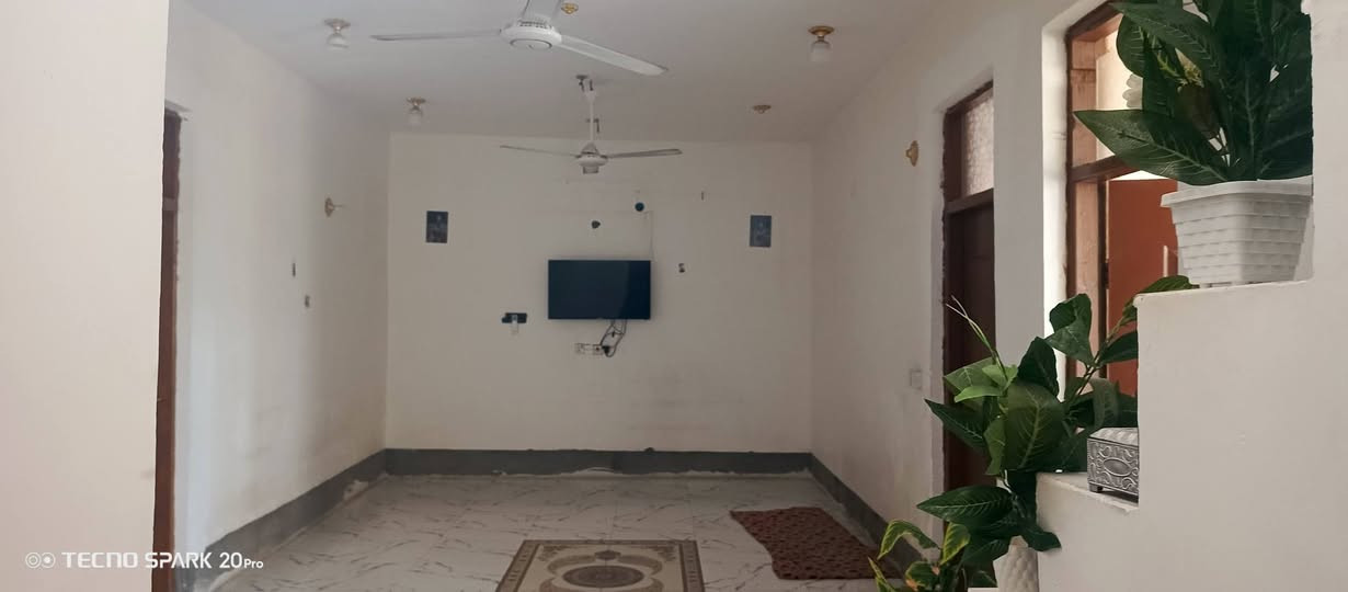 بيت لبيع حله ورديه خارج بناء حديث216م لتواصل ***********
وبسعر مناسب بناء كامل 200م
