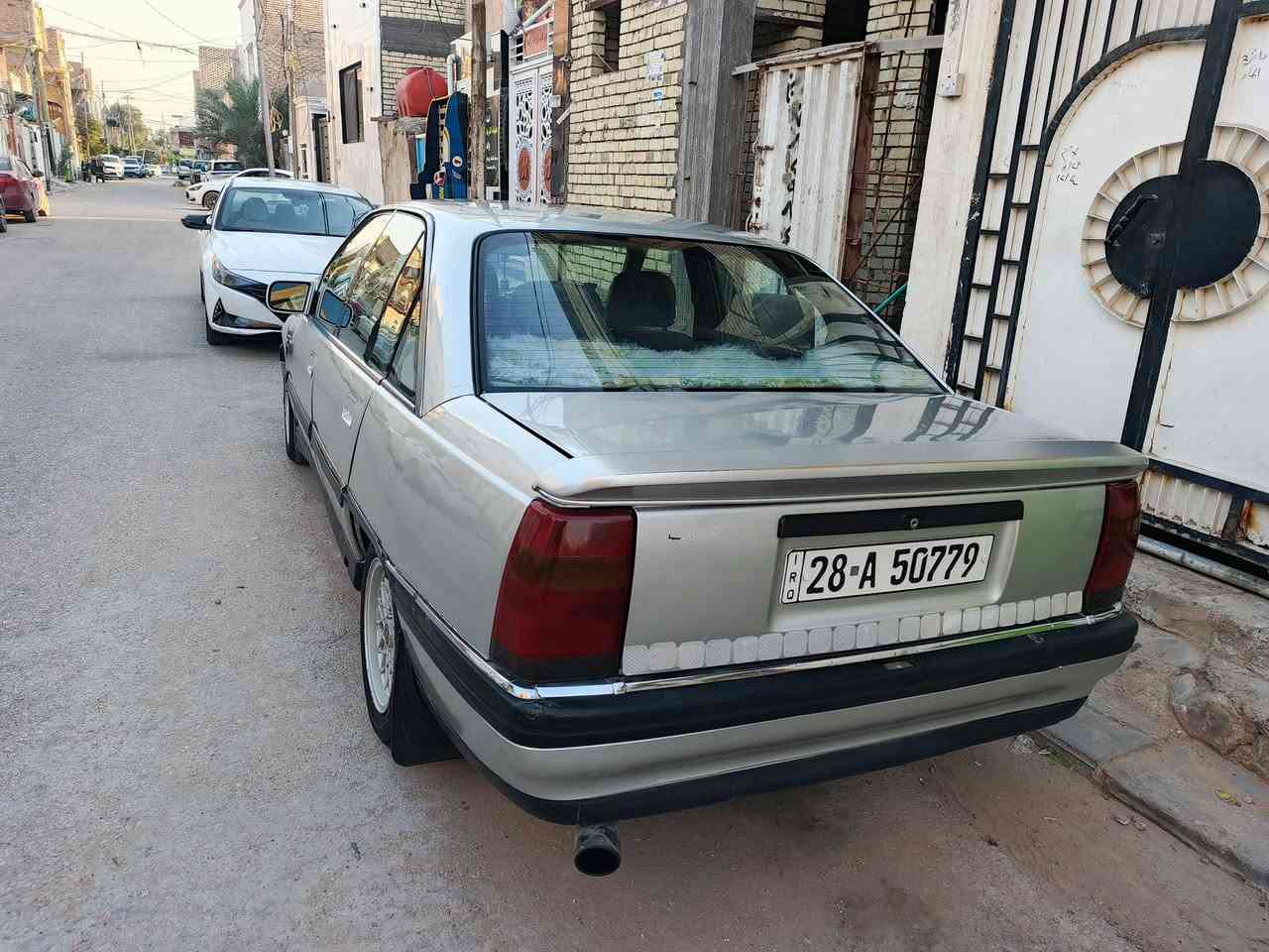 اوبل اوميكا للبيع موديل 93مصبوغه عام جماليه حداديه جديدة خليجي هزه جديدة كهربائيات  شغاله كله رقم نجف دوشمه جديدة مكفوله محرك او كير حاويه جدد تخم تاير جديد كوري باتري جديد سيارة مال جناي جديدة *********** مكان السيارة نجف الاشرف السعر 45قفل كير عادي حاويه جدد حجي مهدي الخفاجي النجف الاشرف
