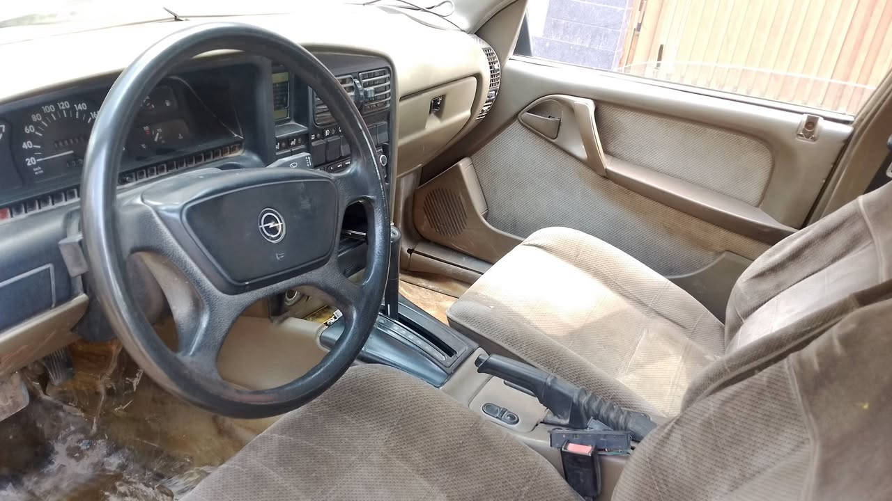 اوبل اوميكا 93 سياره كله بلاد بدون صبغ محرك 2400 كير اوتوا يحرك ثالث  رقم بغداد  انكليزي السعر 24 الإتصال ***********
