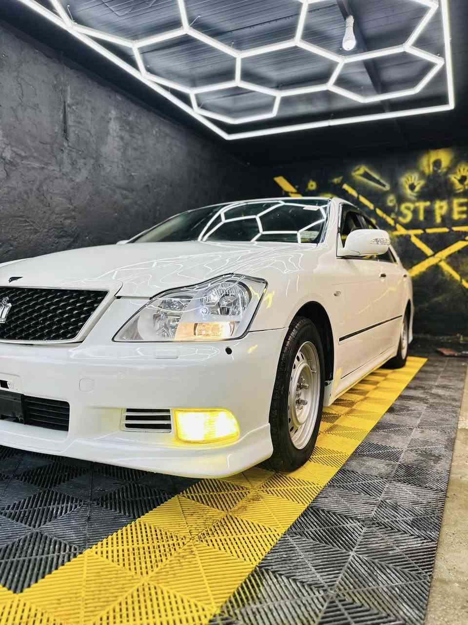 السلام عليكم من رخصة الادمن..
شاهينه اثلت للبيع
سيارة كفالة من الكصة والنقل بس ضربة جاملغ امامي جة العبري
فول موصفات
فتحة
بطن جلد صاج احمر ملكي
مكينة وكير صارلي شهرين من شديتهن
حدادية وتخم تاير وباتري كلة جديد 
السيارة حلوة وكلشي جديد بية
السعر150 وبي مجال
***********
***********
المكان النجف،كوفة ناحية الحرية
