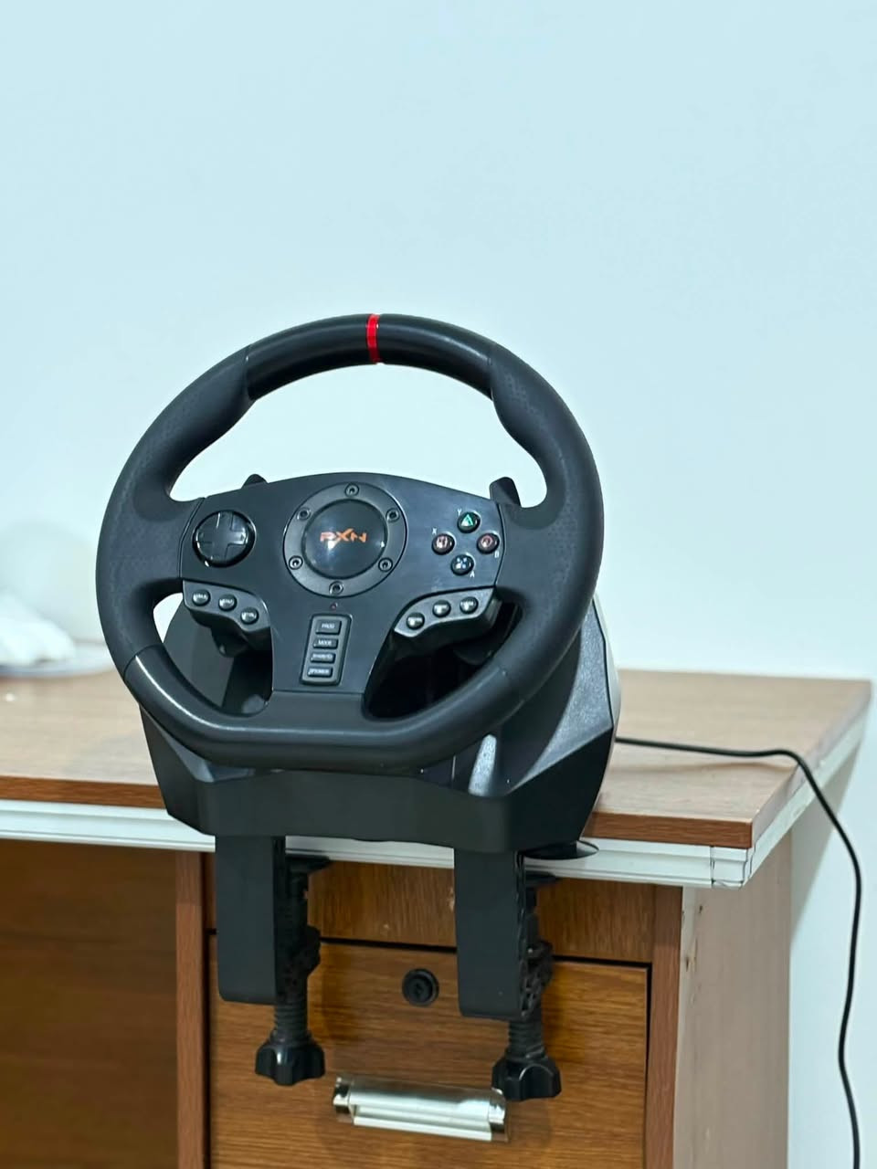 سلام عليكم🤍
للبيع دركسون pxn V900الغني عن التعريف

*ملاحظة سبب البيع عدم التفرغ نهائيا*

ps3,ps4, ps5,pc,xbox ينربط على

يشغل كل الالعاب ata,the crew,forza.....وباقي الالعاب

الشهيرة

الدركسون بي وضعيتين للقيادة  900،270

وبي شفتات مال كير عادي وتكدر تحولة فقط اوتوماتيك وبعد هواي مواصفات معروفة بال pxn

اخوان الدركسون بي ملاحظة جدا بسيطة

*دواسة البانزين عطلان مشلوع بيهة واير او فد خلل بسيط

ماصلحته لعدم التفرغ*

السعر 90وبي مجال

عنواني النجف للتواصل واتساب اول الاتصال  ***********
