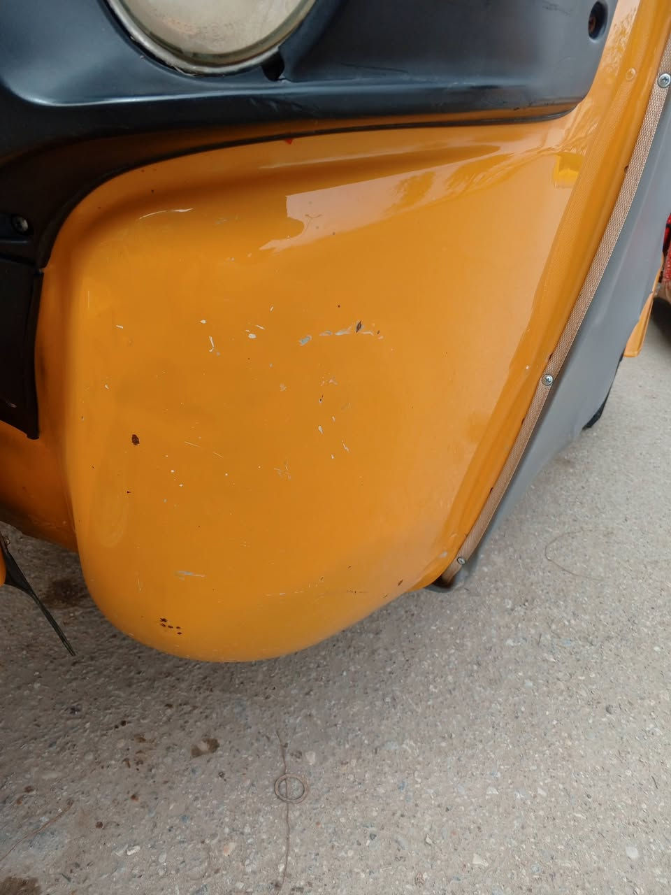 سلام عليكم
تكتك..موديل 21
رقم..واسط 
العنوان.. كوت نعمانية 
التكتك تجفيت جديد شركة 
السعر 7100
رقم الهاتف ***********
التكتك بيها رشه صبغ بسيط بلغد او بيها ضربه يم البك لايت الايسر موضح بالصورة مامعمر
