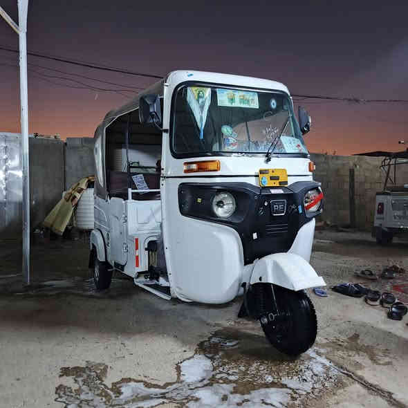 سلام عليكم تكتك للبيع موديل2022 شهر5بس دوس معمرات ولباقي كلهةبلادية عنوان مدينة الصدر رقم الهاتف ***********
