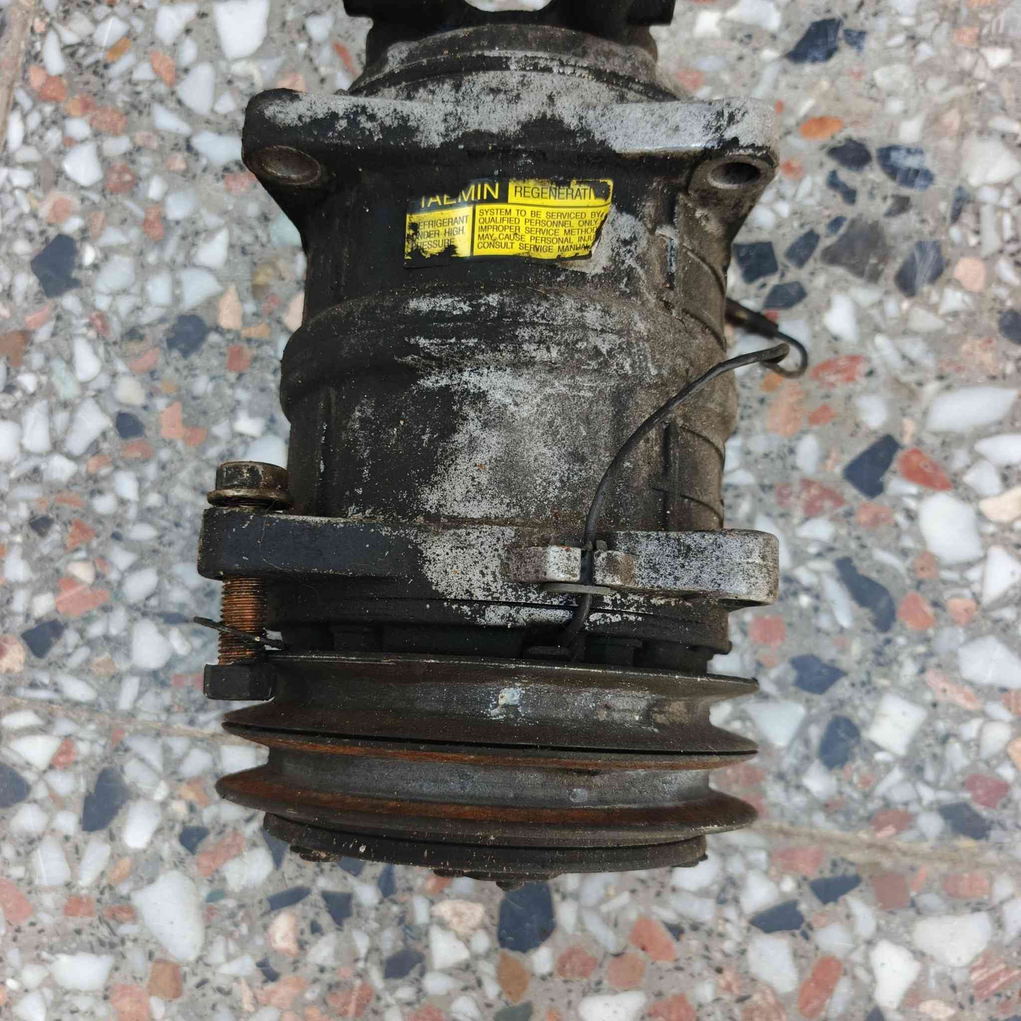 كمبريسر بارد اصليه شغاله للبيع ***********
