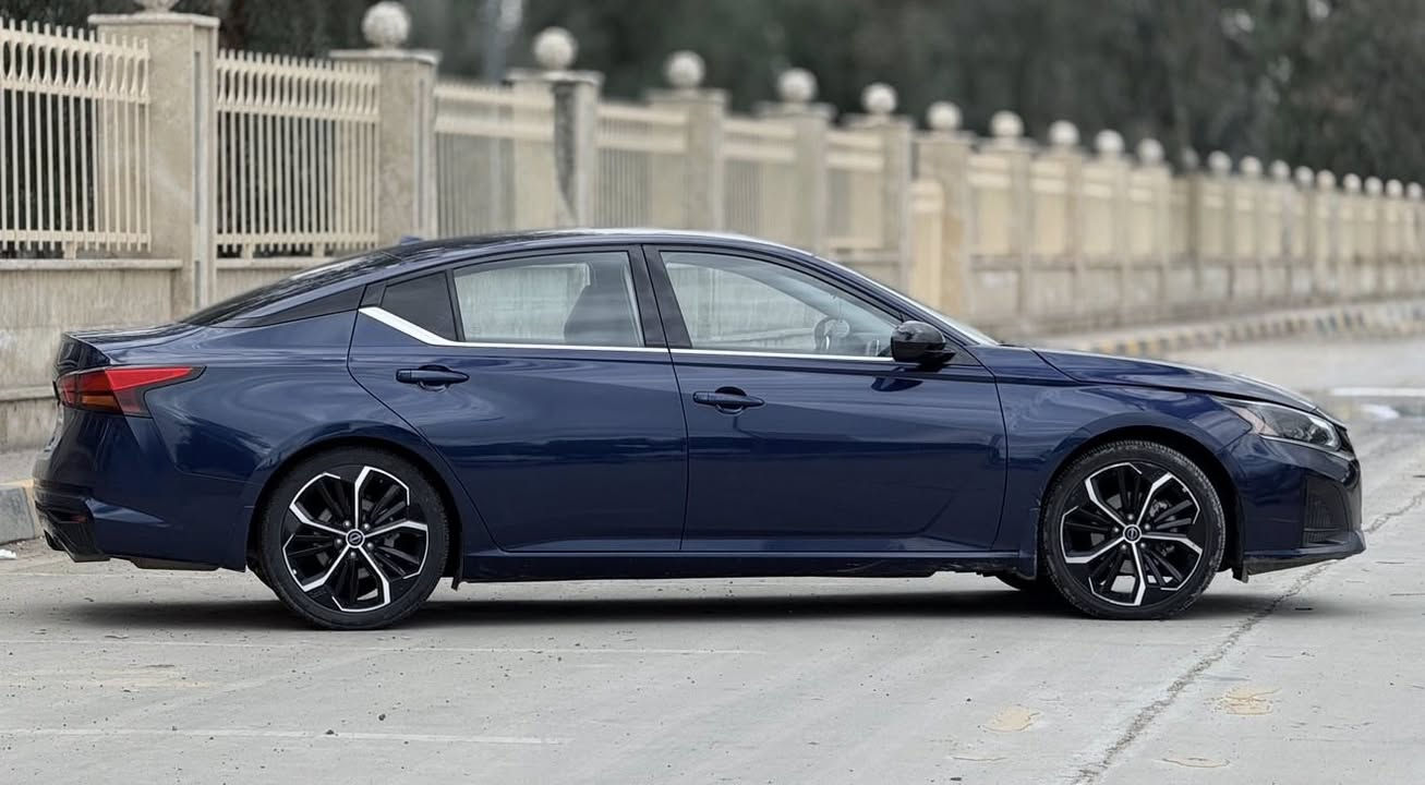 نيسان التيما 2023
مواصفات السيارة sr 
شفتات ستيرن 
تحكمات ستيرن 
شاشة حجم وسط 
كشنات جلد 
بصمة 
تشغيل عن بعد 
رادار جانبي 
رادار خلفي 
رادار امامي 
لايتات زينون بلادي 
ويل كروم قياس ١٩ 
محرك ٢٥٠٠ بدون توربو 
السيارة ماشي 41,000 وقابل للزيادة 
ضرر السيارة صندوق وجاملغ خلفي 
ارقام التواصل 
***********
