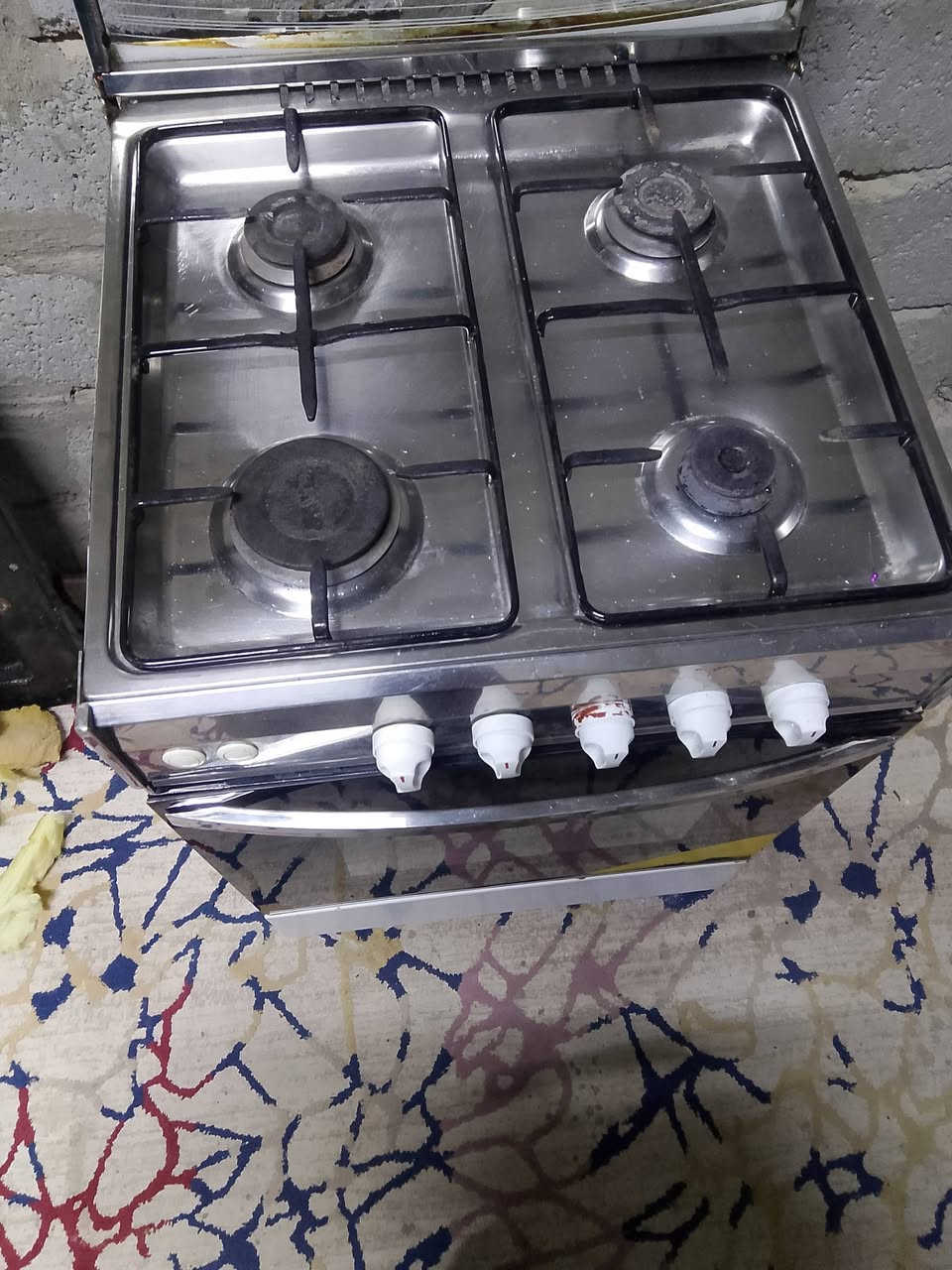 طباخ أربع مشاعل
فرن فوك جوة شغال 
نارة صافية حلوة 
آلي يرغب يتفضل خاص وشكرا


**إذا كنت صاحب هذا الإعلان وتريد حذفه لأي سبب، رجاءا أرسل رسالة إلى الدعم الفني**