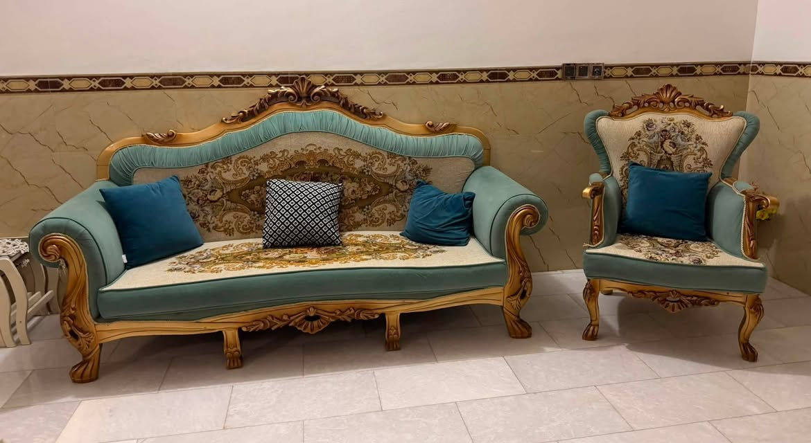 قنفات للبيع مثل ما موضح بالصور السعر خاص العنوان بابل جبله حي الرساله ***********
