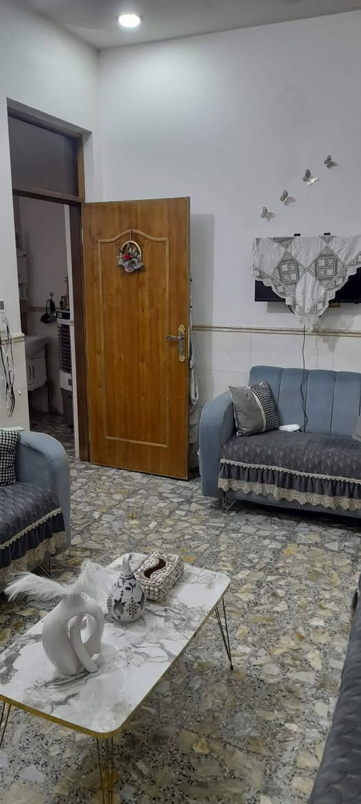 سلام عليكم بيت البيع 
بيت للبيع في الاف المفروز مساحه 62او نص طابقين كامل واجه 6او ربع نزال 10 طابق الارضي   ندخلين البيت ستقبال +حولي +مطبخ +حمام طابق الثاني غرفتين نوم قريب من شارع 15ثاني قطعه رقم العقار 1122/2/10
السعر 118او بي مجال  الي عنده عقار ضمن منطقة 2 10او 3 10مشتري جاهز ثاني يوم فتح بيان تصلو وات ساب او راسلو صفحه 
***********
***********
