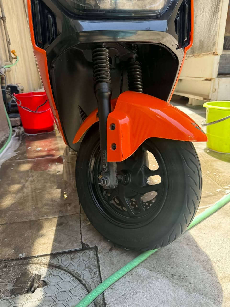 دراجه شحن
عدد البطاريات 6 
عداد المسافه 700 اخت زيرو بعده سبوع من شتريته
مواصفاتهة
كروس سرعه وبيهة بك ونضام سبورت وبيهة نضام البطيه بيهة هواي مواصفات سايد بريك كهرباء ناصي وعالي اشاير بريك كلهة كامل زيرو بعده بالجيس
جنطه بصمه
سايد بريك دكمه
تمشيك بالشحنه وحده ٧٥ كيلو
ملف ٢٤٠٠
شتريته ١١٠٠ رايده ٨٥٠ وبيهة مجال 
***********
