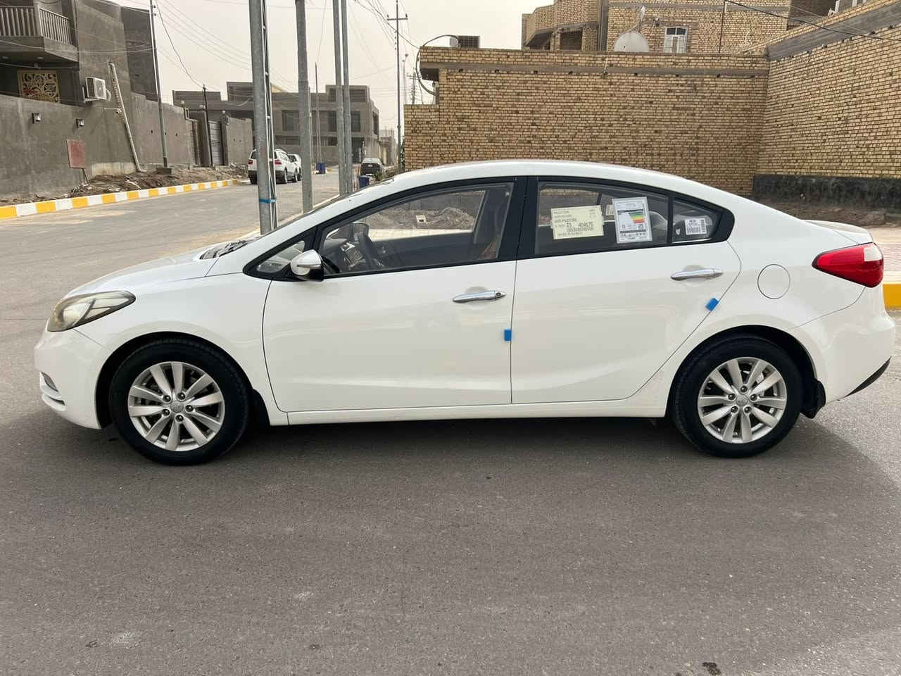 السلام عليكم رمضان كريم 
كيا سيراتو 2016 وارد خليجي مكفولة ضربه وصبغ وتبديل وشخط عدا الدوسة طخه حره ب اسمي مداور ثاني يوم مكينة 1600دوش مامفتوحة نص فول شاشه كامرة دواره اشاير مري دواخل صاج 
جاهزه حداده وتخم تاير تبريد احلا من الصور السيارة ماشية 200 حقيقي جرس دك 120 
السعر:133 وبيه مجال ترهم مراوس
مكاني:الناصرية مركز 
*********** واتساب
