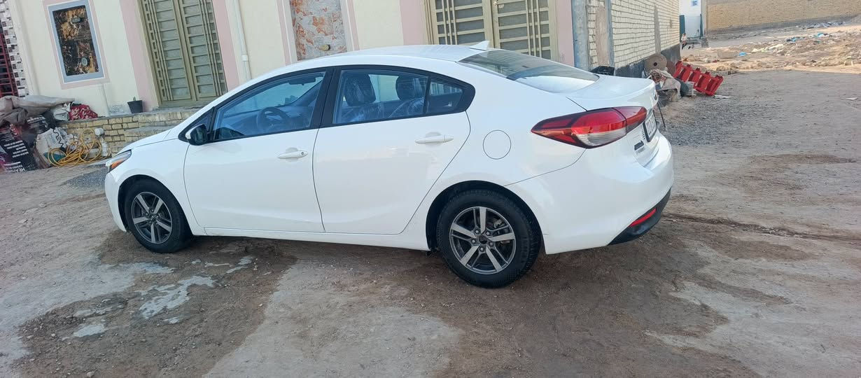 كيه فورتي مديل 17 رقم اربيل دولي
محرك 2000 دوش كير اومحرك شرط تبريد ثلج تخم تاير 
جديد بيه 3 قطع صبق وباقي سياره مكفوله مكان سياره 
نجف  حي نداء سعر 117 وبيه مجال ***********
