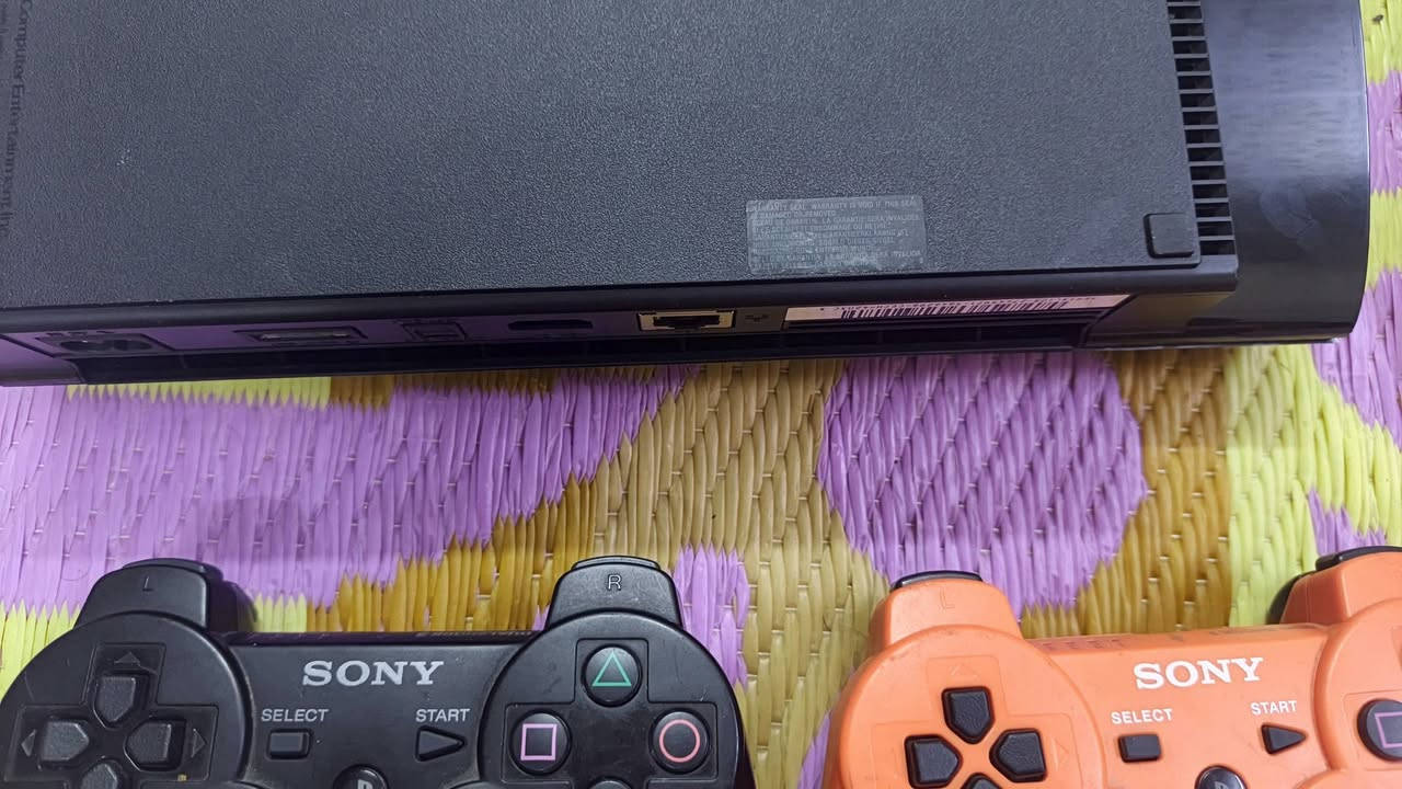 السلام عليكم للبيع بلاي ستيشن 3 سوبر سليم نظافه 100% جهاز غير مفتوح اون لاين للعلم قابل للتهكير مع 18 قرص شغالات المساحه 500 جيجا اثنين جوزتك واحده اصلي وواحده تجاري جهاز نظيف جدا سعر200 ألف بي مجال تجي تفحص عندنا براحتك العنوان بغداد مدينه الصدر قطاع صفر رقم الهاتف***********
