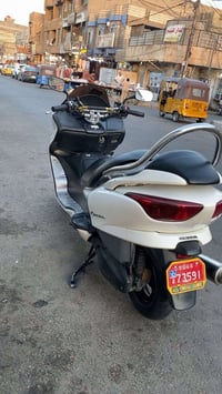 فورزه 08 للبيع مكان البنوك او العبيدي 07711060211