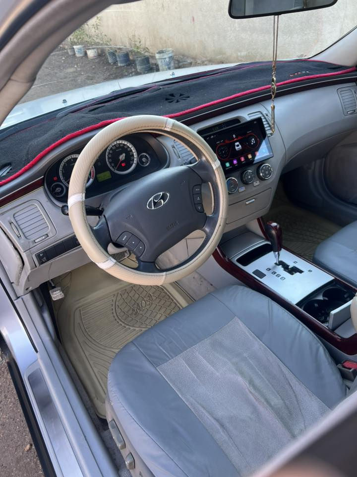 سلام عليكم
للبيع ازيرا ادوات موديل 2010كصه جنطه 
مكينه خير من الله سته سلندر 
صدر مامي خلفي جديد 
تاير تخم جديد 
كهربايات كلها شغلات 
متومه شرط الحاسبه 
سيارة كلش حلوه وبي شوفه 

السعر 50 وبيها مجال للطيبين مكان سياره بغداد 
***********
