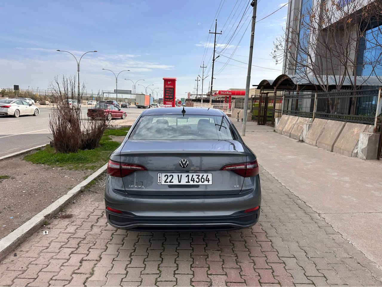 جيتا 2024 se فقد بدون بانوراما بونت صبغ بدون داخل بدون ايرباك ماشيه 14 ميل سياره جاهز باسمي 
***********
*********** أربيل, العراق
