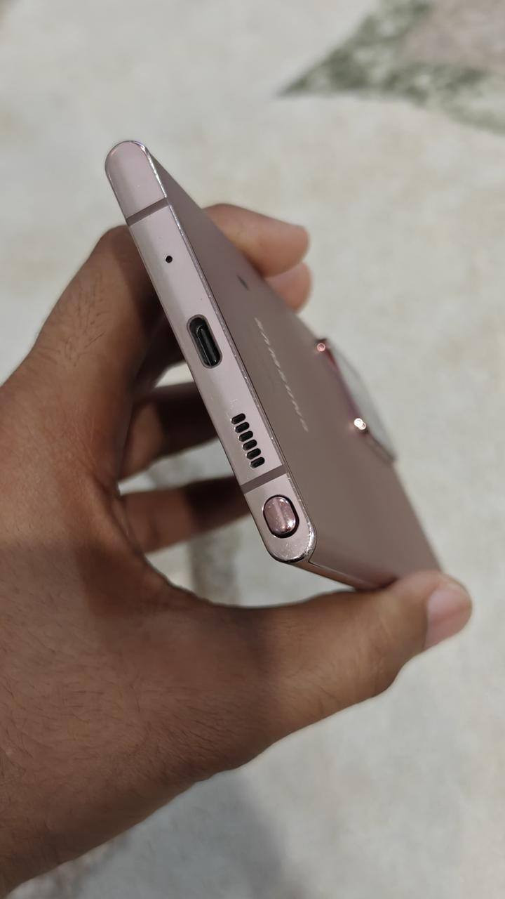 السلام عليكم نوت 20التر ذاكره 128جهاز كلش قوي ومرتب وكلشي بيه شغال مابيه اي عيب مجرد هذني الخطوط الي بشاشه وما ماثرات على المس نهائين مراوس بايباد او ابيع 
رقمي ***********
