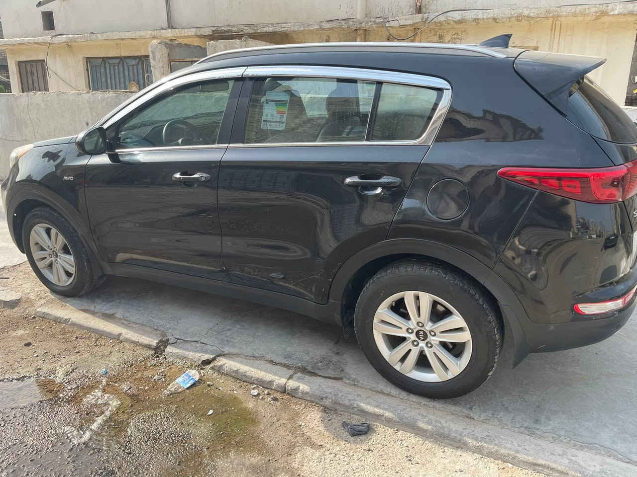 سلام عليكم 
سبورتج موديل ٢٠١٩ وارد كندي بيها الجاملغ الخلفي فقط 
و بيها شخوط مال تحميل بكصة القمارة البنيد و القمارة طافي لونهن 
بجم كبس رقم سنوية كله جديد بأسمي سيارة 
فور ويل 
كشنات تدفئة 
شاشة كامرة
حساس 
قطعتين تبريد 
بجم زنون 
ماشية ١٨٠ الف كم 
جاهزة تخم تاير 
محرك ٢٤٠٠ 
مكانها بغداد / الدورة 
السعر ١٣٨$ بيع او مراوس 
***********

