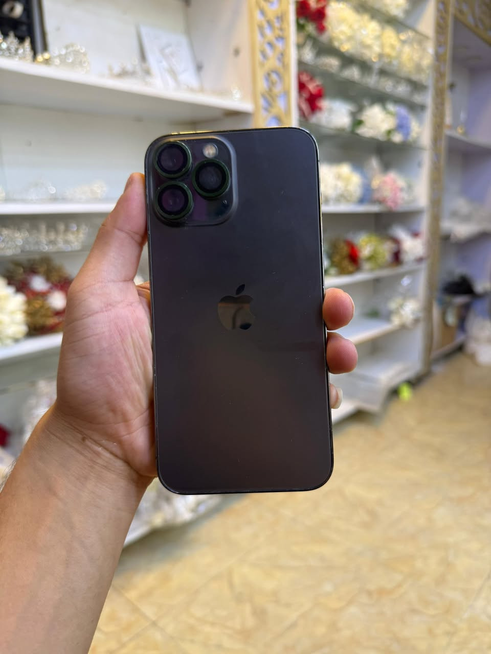 ايفون 📲 13 برو ماكس بطاريه 100 مبدل بي بس شاشه واكف فيس إيدي الجهاز لون زيتوني الجهاز نضيف ما مفتوح لاستفسار @*********** واتساب
