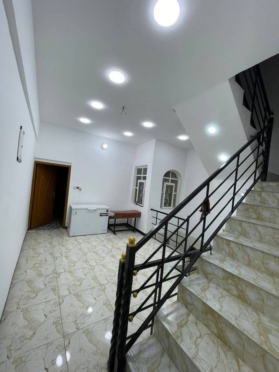 بيت طابو زراعي سند 25 طابقين مساحه 100م استقبال ومطبخ 3غرفيتن توم وساحه درج وحمام ومنور  سعر 105بي مجال قليل زعفرانيه دور الصحه الاولى قريب مدرسة واسط سده الجنابين رقم *********** احمد للعقار
