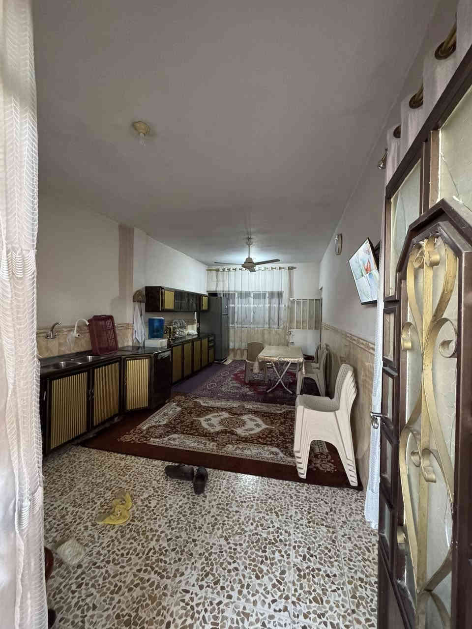 //عرض 🔥 عرض وبسعر ارض \\
السلام عليكم 
بيت 🏠للبيع بسعر ارض ممكن بيع قطعه من العقار 🏠
📍موصل حي العربي سايدين حي العربي 📍
مساحة الدار 649 م 
واجها 20م
( البيت اتجاه قبلة شروق )
مواصفات البيت 👇
البيت طابقين 🏠
الطابق الاول1️⃣ غرفتين نوم/هول/غرفة طعام/استقبال/ مطبخ عدد ثين / حديقه /صحيات داخل وخارج / كراج

الطابق الثاني 2️⃣ (6) غرف نوم سته /هول / صحيات / مطبخ/ 
البيت صالح للسكن وبي عائله ساكنه ! 
((بسعر ارض بسعر ارض بسعر ارض))
ملاحضة الدار بي محلات ثنين عل شارع 🏠
✅✅✅✅✅✅✅✅
للاستفسار مراسلة الصفحه او الاتصال 
☎️☎️☎️☎️☎️☎️☎️☎️☎️☎️☎️
📱📞***********
📱📞***********
نستقبل عروضكم العقاريه عبره مراسلة الصفحه او الاتصال
عنوان المكتب📍موصل سايدين حي البعث
