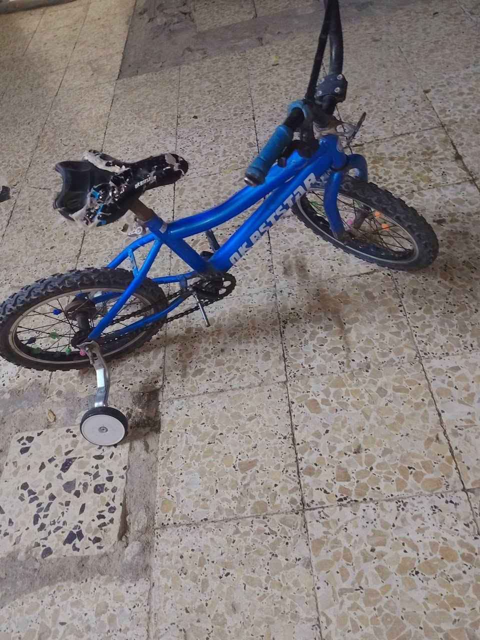 البيع الازرك 16حجمه والبرتقالي 12مابيهن شي البرتقالي نقص تاير بس


**إذا كنت صاحب هذا الإعلان وتريد حذفه لأي سبب، رجاءا أرسل رسالة إلى الدعم الفني**
