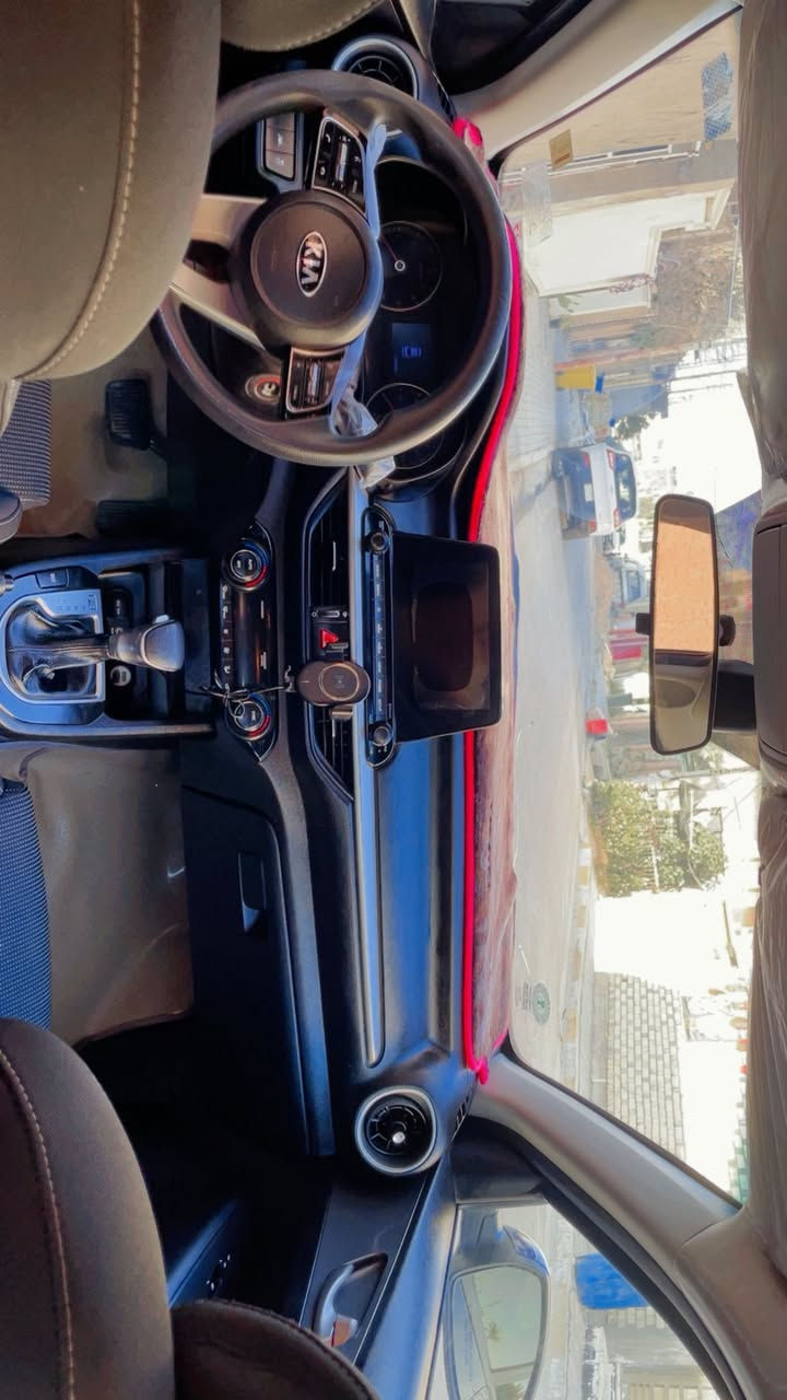 السلام عليكم
فورتي ١٩ بدون ايرباك بدون تبديل السيارة اليبل واحد سونار موجود 
محرك ٢٠٠٠ دوش
كير at 
شاشه وكامره وتوقف ذاتي وتحديد مسار وباقي المواصفات معروفه 
السياره تبريد تدفئه كلشي شغال 
مكان السياره بغداد
السعر126
للاستفسار الاتصال بلرقم ***********
