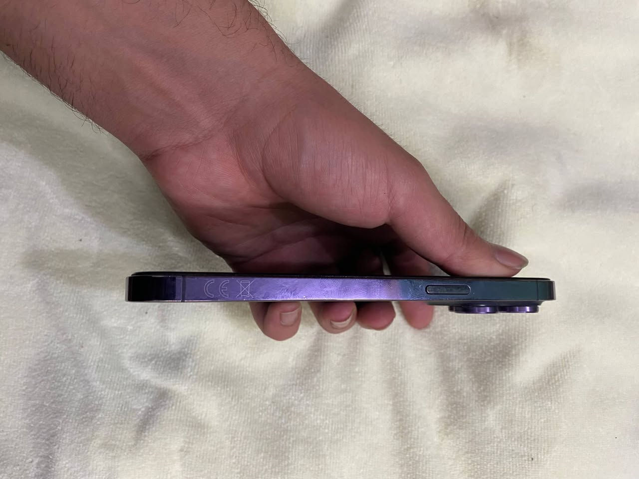 ايفون 14 ذاكره ٢٥٦ بطاريه ٩٣ جهاز ما مستخدم هواي مكفول كارتونه ضايعه  سعر ٨٠٠ قفله رقم ***********
