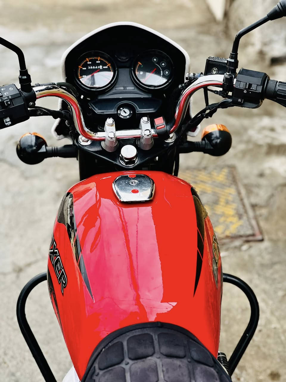 السلام عليكم بوكسر جبلي موديل 2022 اوراق كامله شرط الترقيم دراجه كامله خير من الله السعر مليون او 200 او بيهه مجال بسيط العنوان بغداد تقاطع درويش الرقم ***********
