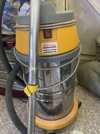 مكنسة كهربائية • نظيفه